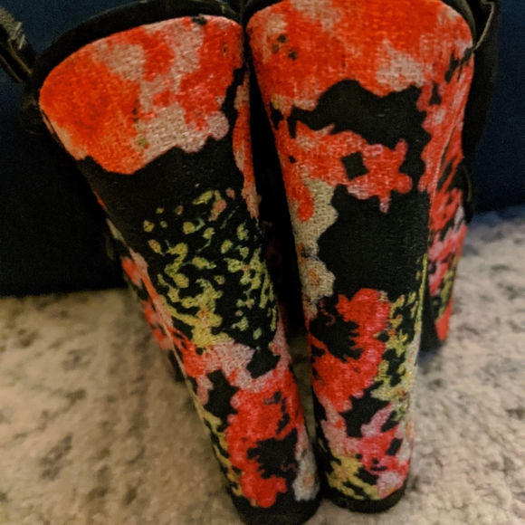 Bamboo Platform Heels - Picture 7 of 9